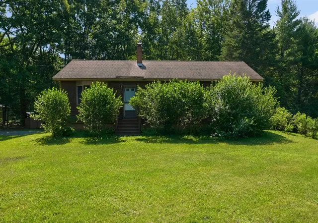 Photo 3 of Single family home for sale at 8 Bean Hill Rd, Belmont, NH 03220 | MLS# 5100178 | Listing updated on 2026-10-01