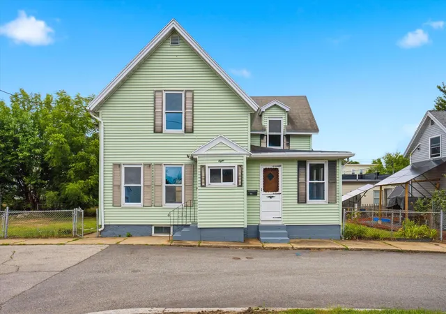 Photo 1 of Single family home for sale at 8 Lawton St, Manchester, NH 03103 | MLS# 5100187 | Listing updated on 2026-07-20