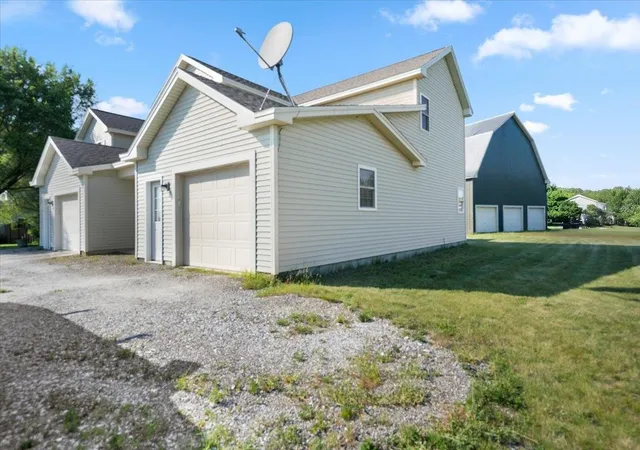 Photo 3 of Townhouse for sale at 1002 Cook Rd, Saint Albans, VT 05478 | MLS# 5100221 | Listing updated on 2026-08-28