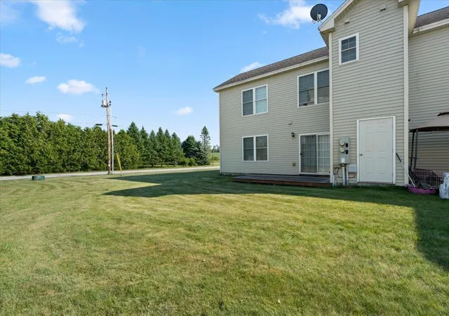 Photo 4 of Townhouse for sale at 1002 Cook Rd, Saint Albans, VT 05478 | MLS# 5100221 | Listing updated on 2026-08-28