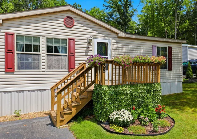 Photo 4 of Single family home for sale at 28 Emile Dr, Allenstown, NH 03275 | MLS# 5100224 | Listing updated on 2026-09-05