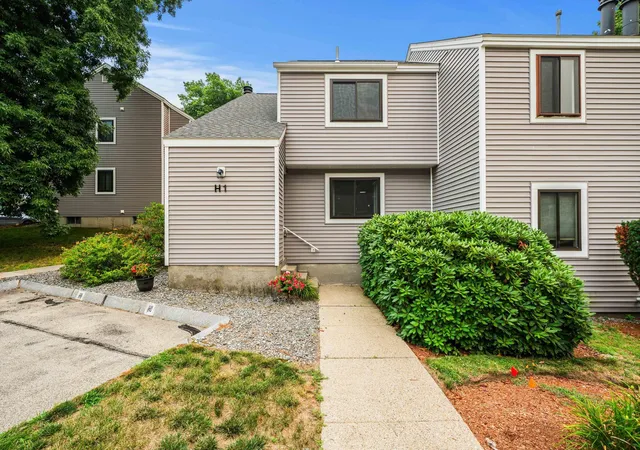 Photo 2 of Sale Pending at 1h Black Oak Dr, Nashua, NH 03062 | MLS# 5100251 | Listing updated on 2026-07-27
