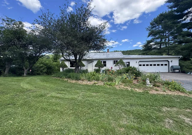 Photo 3 of Single family home for sale at 663 Elm St, Montpelier, VT 05602 | MLS# 5100256 | Listing updated on 2026-09-24