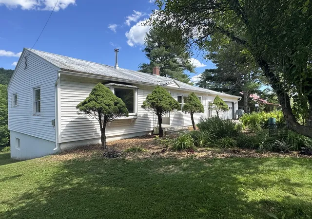 Photo 4 of Single family home for sale at 663 Elm St, Montpelier, VT 05602 | MLS# 5100256 | Listing updated on 2026-09-24