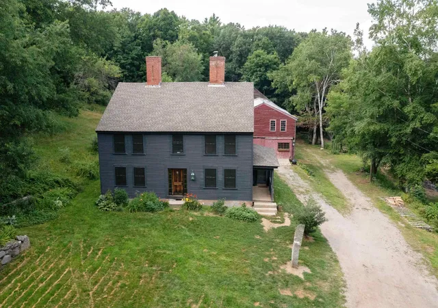 Photo 1 of Single family home for sale at 301 Tiffany Hl Rd, Weare, NH 03281 | MLS# 5100275 | Listing updated on 2026-10-25
