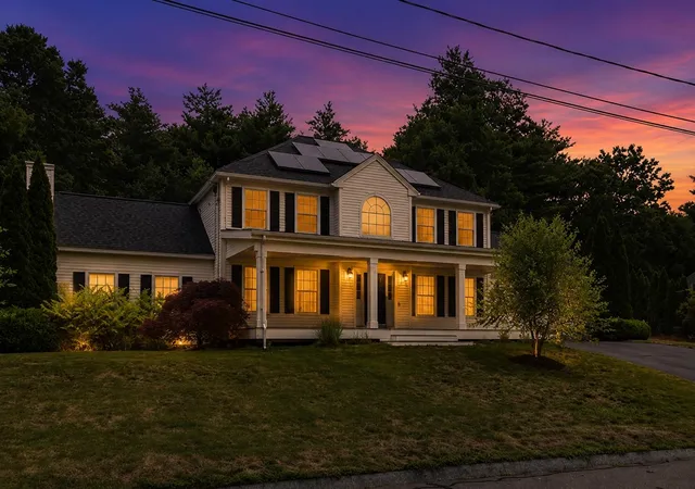 2nd image of 3 Sandstone Dr, Nashua, NH 03063 | MLS# 5100280