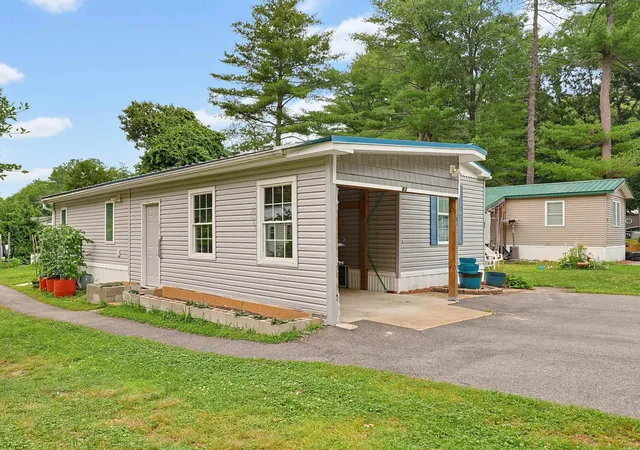 2nd image of 83 Boxwood Ln, Raymond, NH 03077 | MLS# 5100283