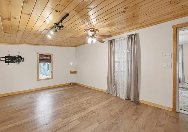 Photo 4 of Manufactured home for sale at 83 Boxwood Ln, Raymond, NH 03077 | MLS# 5100283 | Listing updated on 2026-10-01