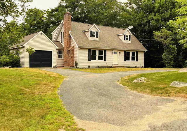 Photo 1 of Single family home for sale at 14 Butternut Ln, Center Tuftonboro, NH 03816 | MLS# 5100292 | Listing updated on 2026-09-01