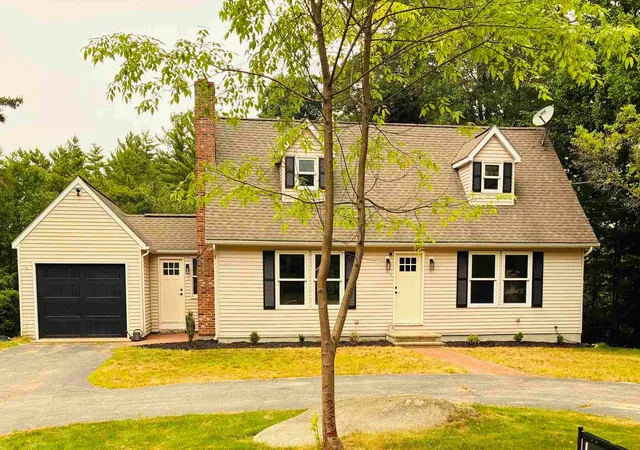 Photo 2 of Single family home for sale at 14 Butternut Ln, Center Tuftonboro, NH 03816 | MLS# 5100292 | Listing updated on 2026-09-01