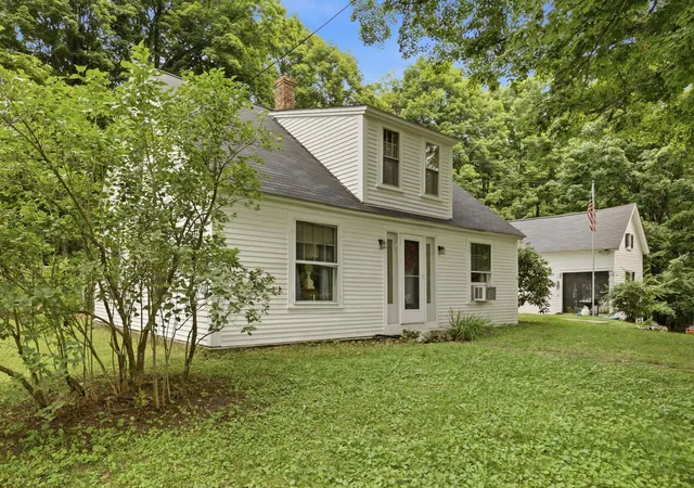 Photo 2 of Single family home for sale at 111 Barton Corner Rd, Contoocook, NH 03229 | MLS# 5100299 | Listing updated on 2026-09-12
