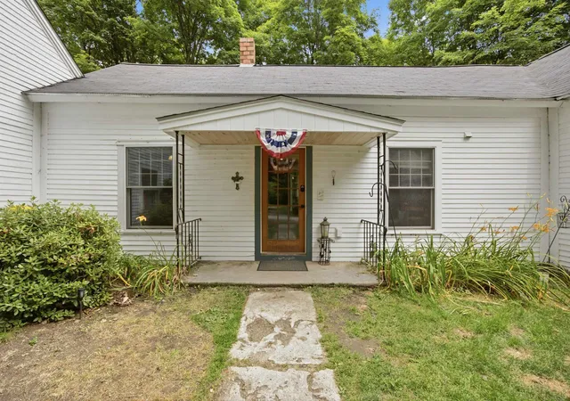 Photo 3 of Single family home for sale at 111 Barton Corner Rd, Contoocook, NH 03229 | MLS# 5100299 | Listing updated on 2026-09-12
