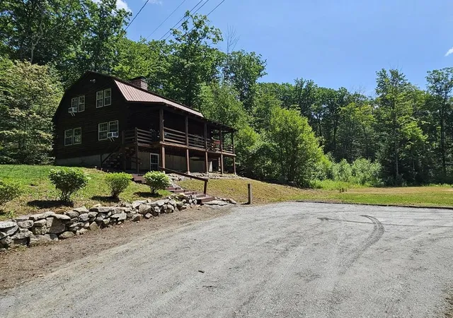 Photo 3 of Single family home for sale at 423 Old Walpole Rd, Keene, NH 03431 | MLS# 5100301 | Listing updated on 2026-07-28