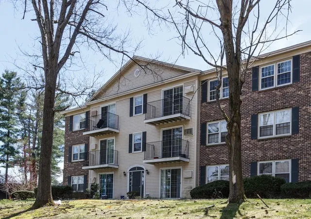 Photo 2 of Condo for sale at 3 Autumn Leaf Dr #10, Nashua, NH 03060 | MLS# 5100302 | Listing updated on 2026-09-23