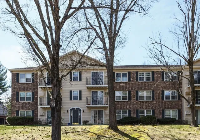 Photo 33 of Sale Pending at 3 Autumn Leaf Dr #10, Nashua, NH 03060 | MLS# 5100302 | Listing updated on 2026-10-07