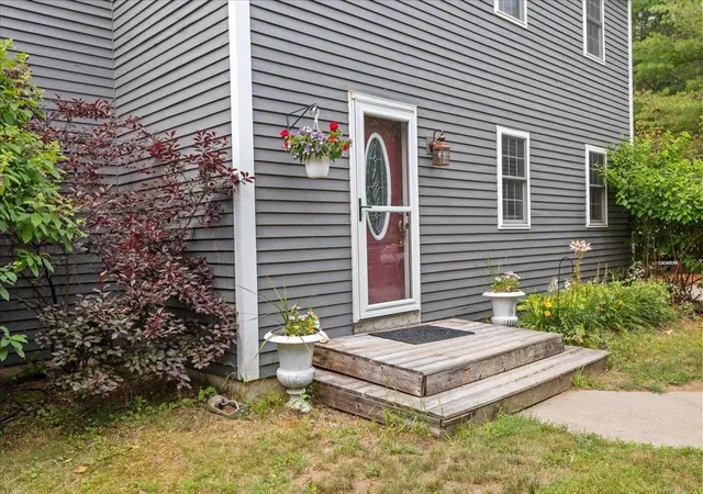 Photo 2 of Sale Pending at 20 Suffolk Ln, Essex Junction, VT 05452 | MLS# 5100305 | Listing updated on 2026-07-28