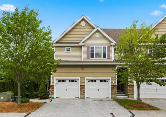 Townhouse for sale at 8 Manor Dr #A, Hooksett, NH 03106 | MLS# 5100306