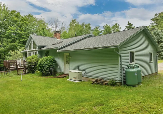 Photo 4 of Single family home for sale at 23 Cross Ln, Gilford, NH 03249 | MLS# 5100341 | Listing updated on 2026-09-13