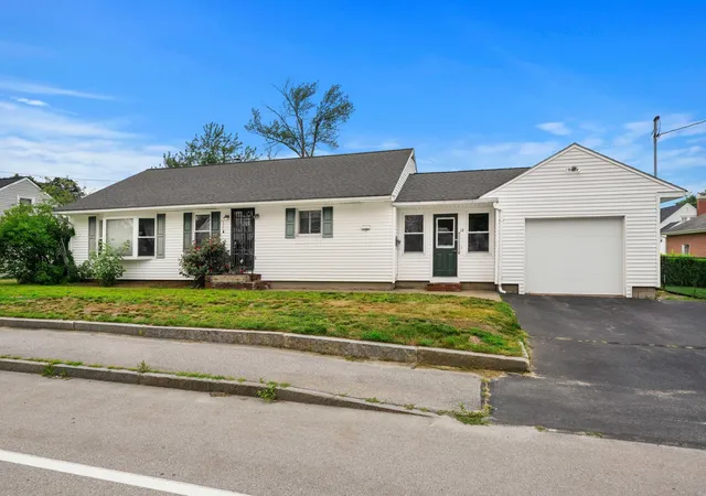 Photo 4 of Sale Pending at 14 Burke St, Nashua, NH 03060 | MLS# 5100344 | Listing updated on 2026-09-20