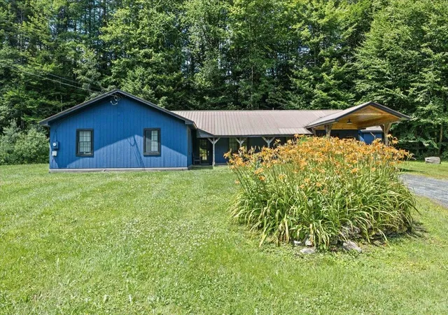 Photo 2 of Single family home for sale at 2878 Waterbury Rd, Stowe, VT 05672 | MLS# 5100347 | Listing updated on 2026-07-18