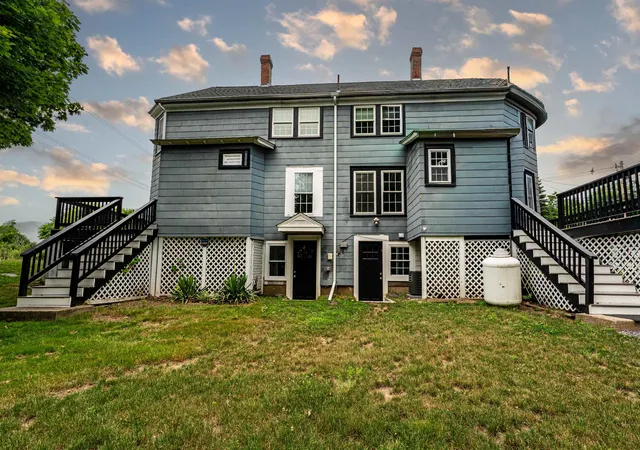 Photo 3 of Townhouse for sale at 184B Echo Ave #B, Portsmouth, NH 03801 | MLS# 5100362 | Listing updated on 2026-09-27