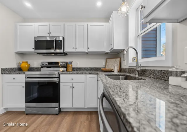 Photo 3 of Townhouse for sale at 8C The Crossings At Village Ctr, Barrington, NH 03825 | MLS# 5100373 | Listing updated on 2026-09-11
