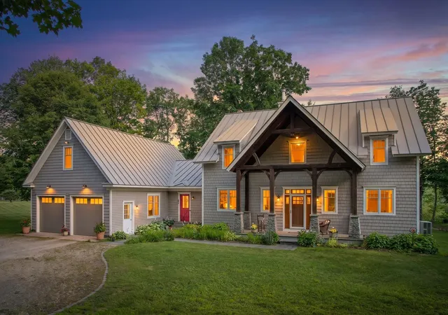 Single family home for sale at 275 East St, Wallingford, VT 05773 | MLS# 5100375
