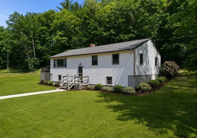 3rd image of 39 Bullseye Curve Rd, Wentworth, NH 03282 | MLS# 5100379