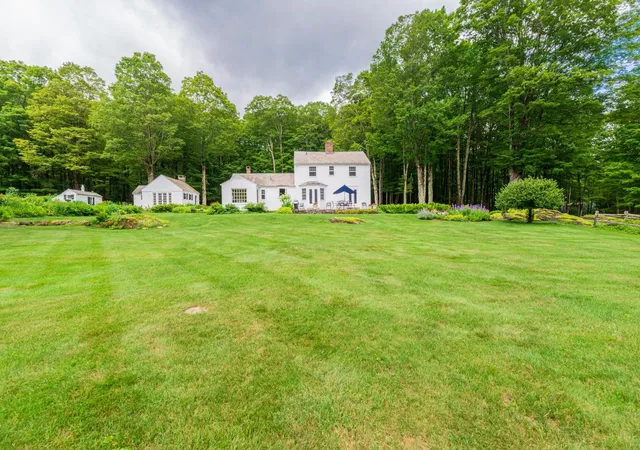 Photo 3 of Single family home for sale at 81 Fern Hl, Dorset, VT 05251 | MLS# 5100399 | Listing updated on 2026-09-07