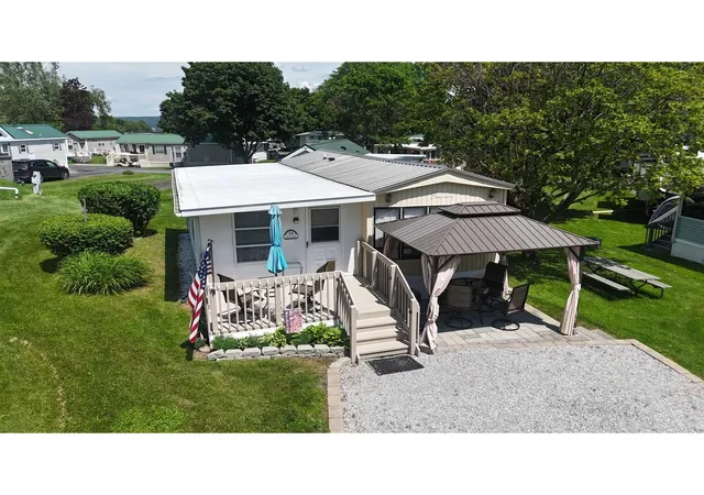 Manufactured home for sale at 33 Island Cir, South Hero, VT 05486 | MLS# 5100413