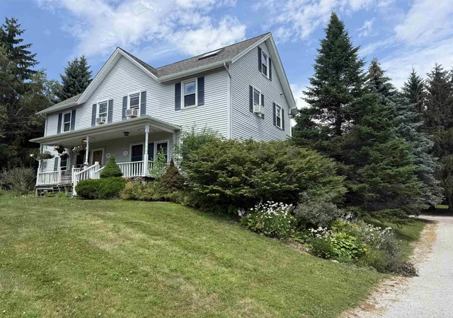 Photo 2 of Sale Pending at 155 Congress St, Saint Albans, VT 05478 | MLS# 5100432 | Listing updated on 2026-09-15