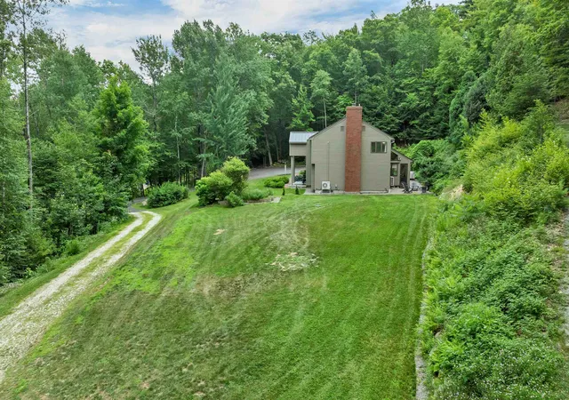 3rd image of 8 West Gate Dr, Bow, NH 03304 | MLS# 5100436