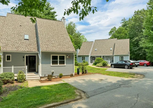 Photo 4 of Single family home for sale at 34 Kristen Dr, Laconia, NH 03246 | MLS# 5100437 | Listing updated on 2026-09-10