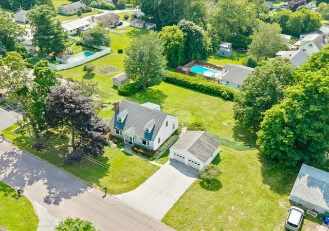 Photo 2 of Single family home for sale at 182 High St, Saint Albans, VT 05478 | MLS# 5100458 | Listing updated on 2026-09-15