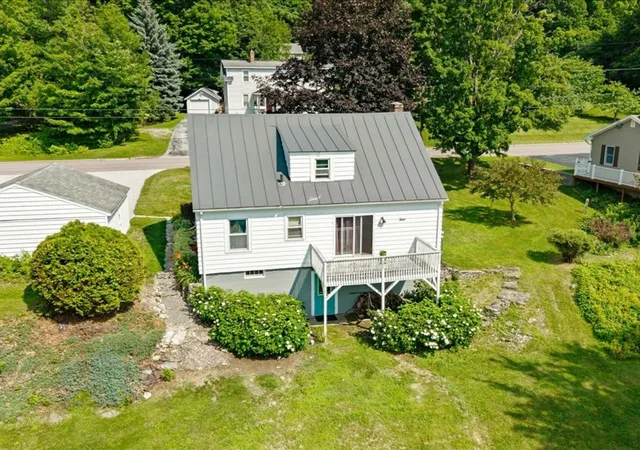 Photo 3 of Single family home for sale at 182 High St, Saint Albans, VT 05478 | MLS# 5100458 | Listing updated on 2026-09-15