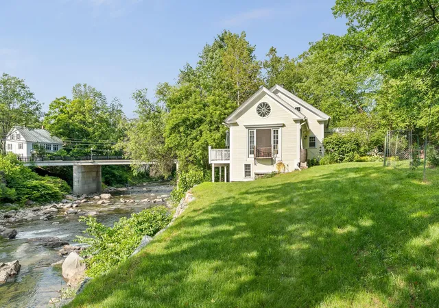 Photo 3 of Single family home for sale at 16 Church St, Woodstock, VT 05091 | MLS# 5100512 | Listing updated on 2026-08-31