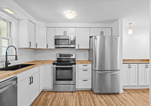 Photo 4 of Townhouse for sale at 156 Whispering Pines #2, Colchester, VT 05446 | MLS# 5100519 | Listing updated on 2026-09-14