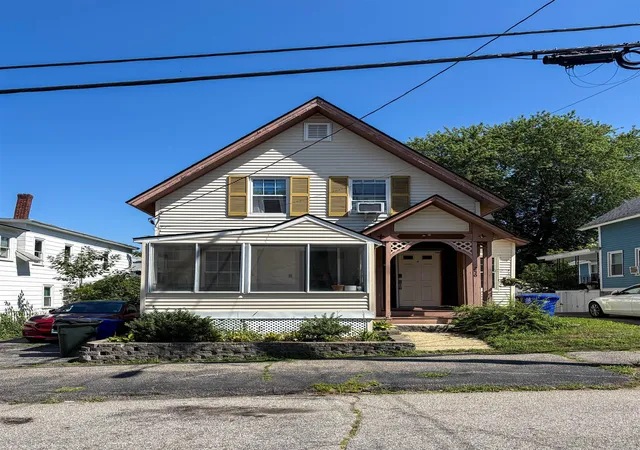 Photo 2 of Sale Pending at 256 Lowell St, Manchester, NH 03104 | MLS# 5100529 | Listing updated on 2026-09-17