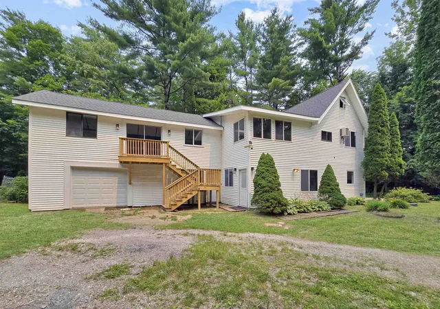Single family home for sale at 1643 Franklin St, Brandon, VT 05733 | MLS# 5100540