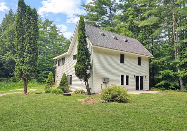 Photo 2 of Single family home for sale at 1643 Franklin St, Brandon, VT 05733 | MLS# 5100540 | Listing updated on 2026-09-10