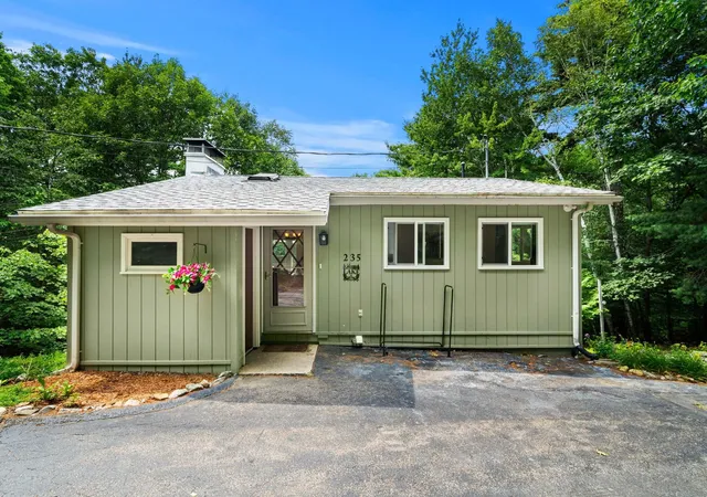 2nd image of 235 Chestnut Dr, Gilford, NH 03249 | MLS# 5100552