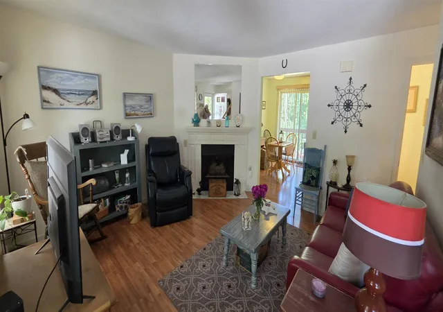 Photo 3 of Townhouse for sale at 2 Wyndmere Dr, Londonderry, NH 03053 | MLS# 5100555 | Listing updated on 2026-09-13