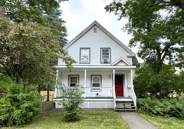 Photo 1 of Single family home for sale at 185 Roxbury St, Keene, NH 03431 | MLS# 5100563 | Listing updated on 2026-07-24