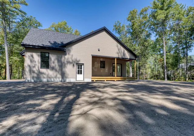 Photo 2 of Single family home for sale at 10 Winchester Ln, Melvin Village, NH 03850 | MLS# 5100567 | Listing updated on 2026-08-30