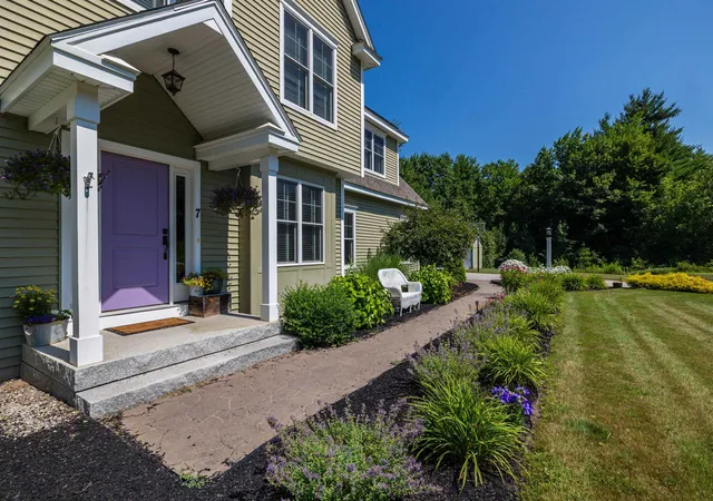 Photo 2 of Single family home for sale at 7 Limerick Dr, Chichester, NH 03258 | MLS# 5100574 | Listing updated on 2026-07-18