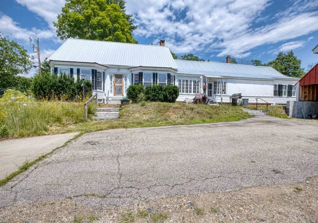 Photo 3 of Single family home for sale at 681 Province Lake Rd, Effingham, NH 03882 | MLS# 5100576 | Listing updated on 2026-08-24