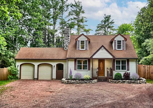 Single family home for sale at 1649 E Manchester Rd, Manchester Center, VT 05255 | MLS# 5100596