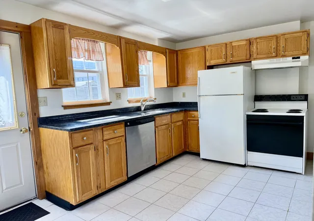 Photo 2 of Condo for sale at 97 Concord Wy, Portsmouth, NH 03801 | MLS# 5100611 | Listing updated on 2026-07-18