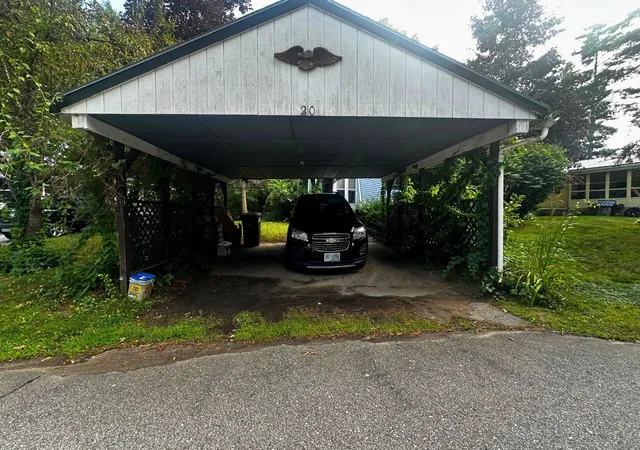 Photo 3 of Manufactured home for sale at 20 Kings Row, Epsom, NH 03234 | MLS# 5100635 | Listing updated on 2026-07-31