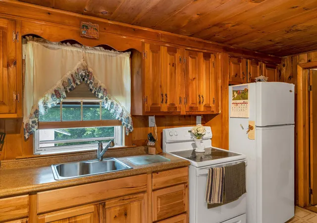Photo 3 of Single family home for sale at 25 South Mayhew Turnpike, Hebron, NH 03241 | MLS# 5100679 | Listing updated on 2026-09-22